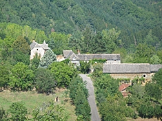 Situated in a niche in the valley and south facing. La Garouffie is a medieaval hamlet full of charm